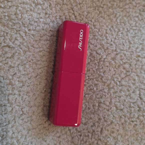 Shiseido Red Lipstick - Picture 2 of 4